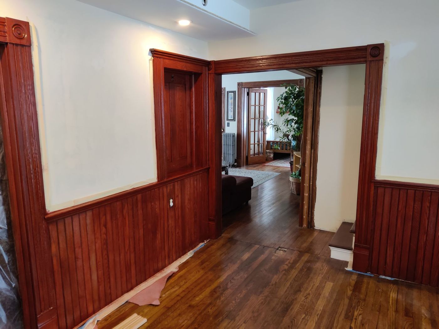 Custom painted wainscoting and accent wall detail